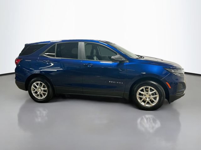 Used 2022 Chevrolet Equinox LS w/ LS Convenience Package FWD image 3