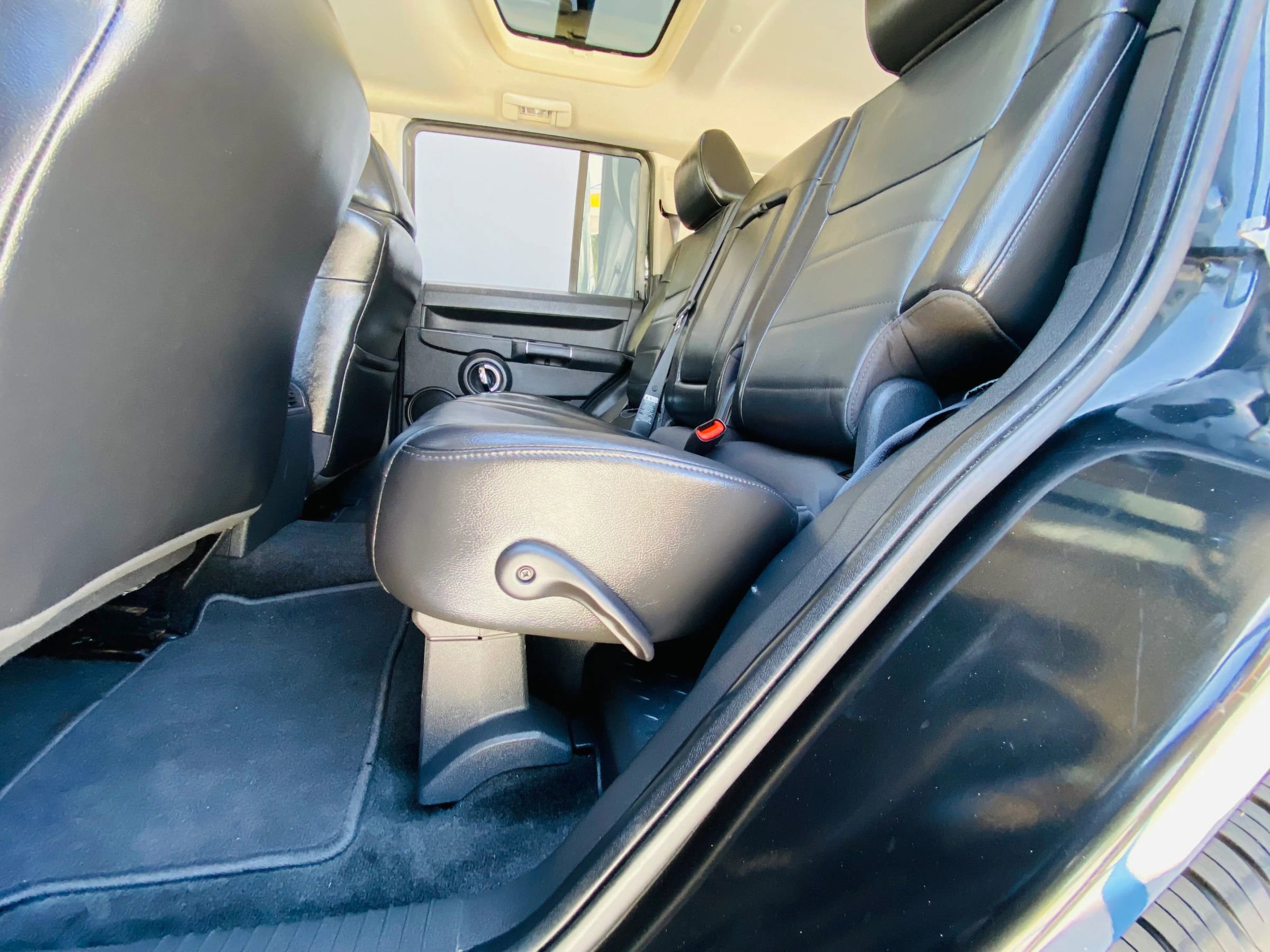 Used 2010 Jeep Commander Sport w/ Sun/Sound Group RWD image 25