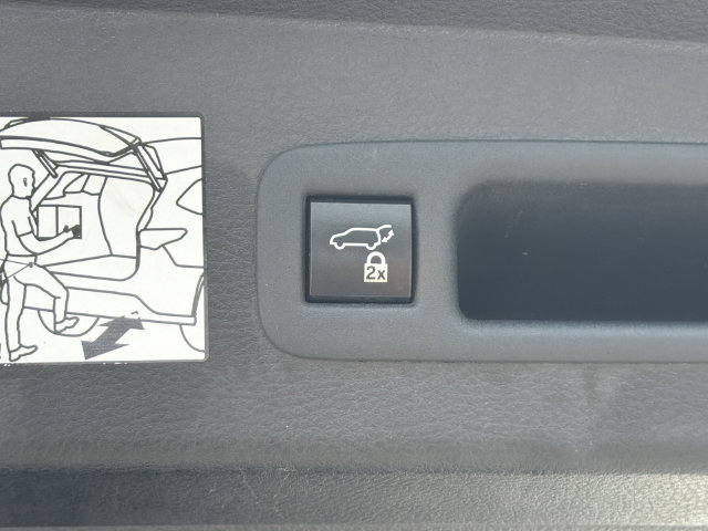 Used 2021 Toyota Sienna Limited FWD image 19