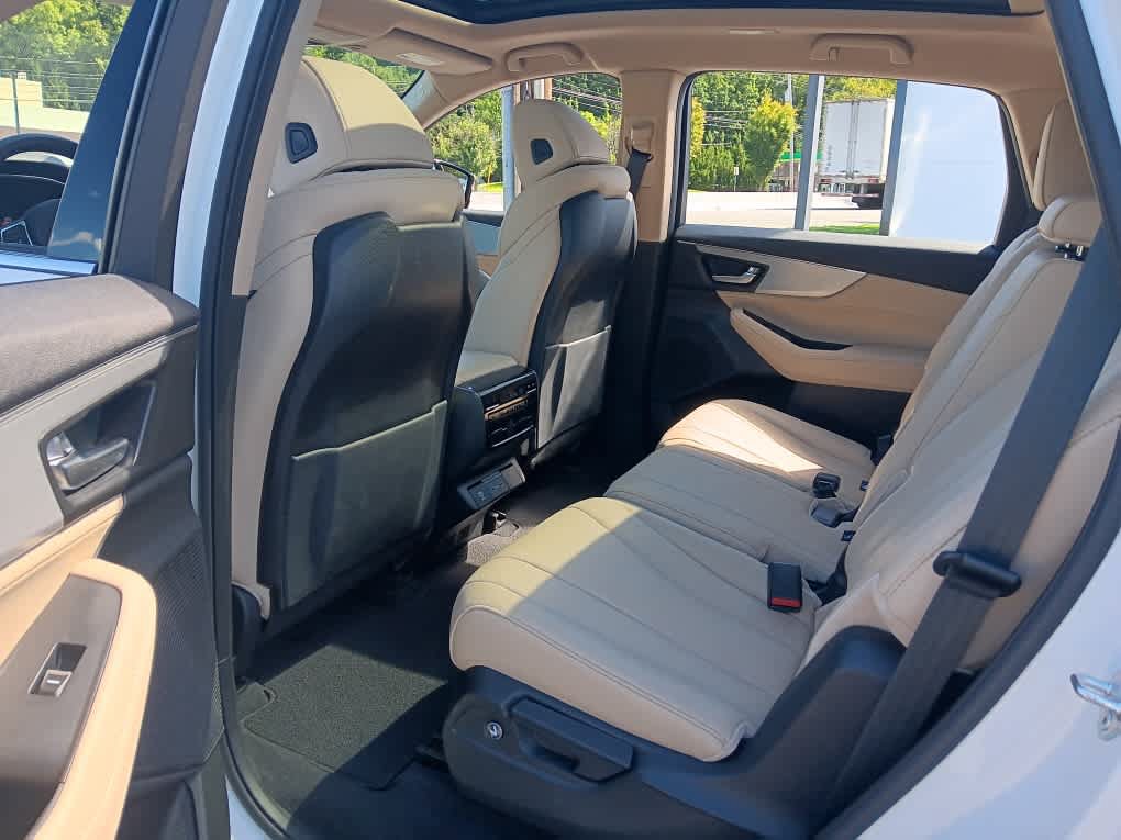 Used 2023 Acura MDX SH-AWD image 13