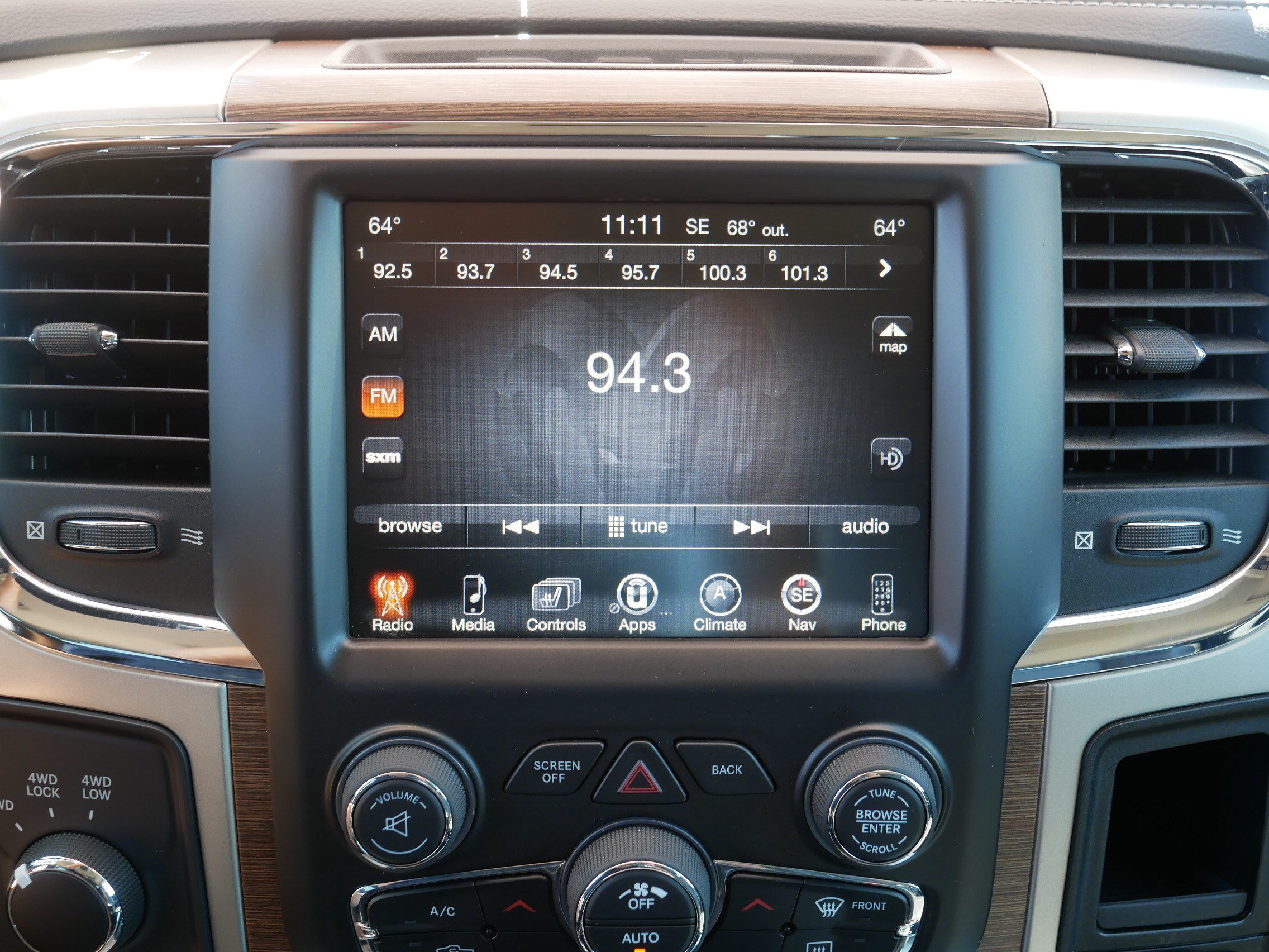 Used 2015 RAM 2500 Laramie AWD/4WD image 22