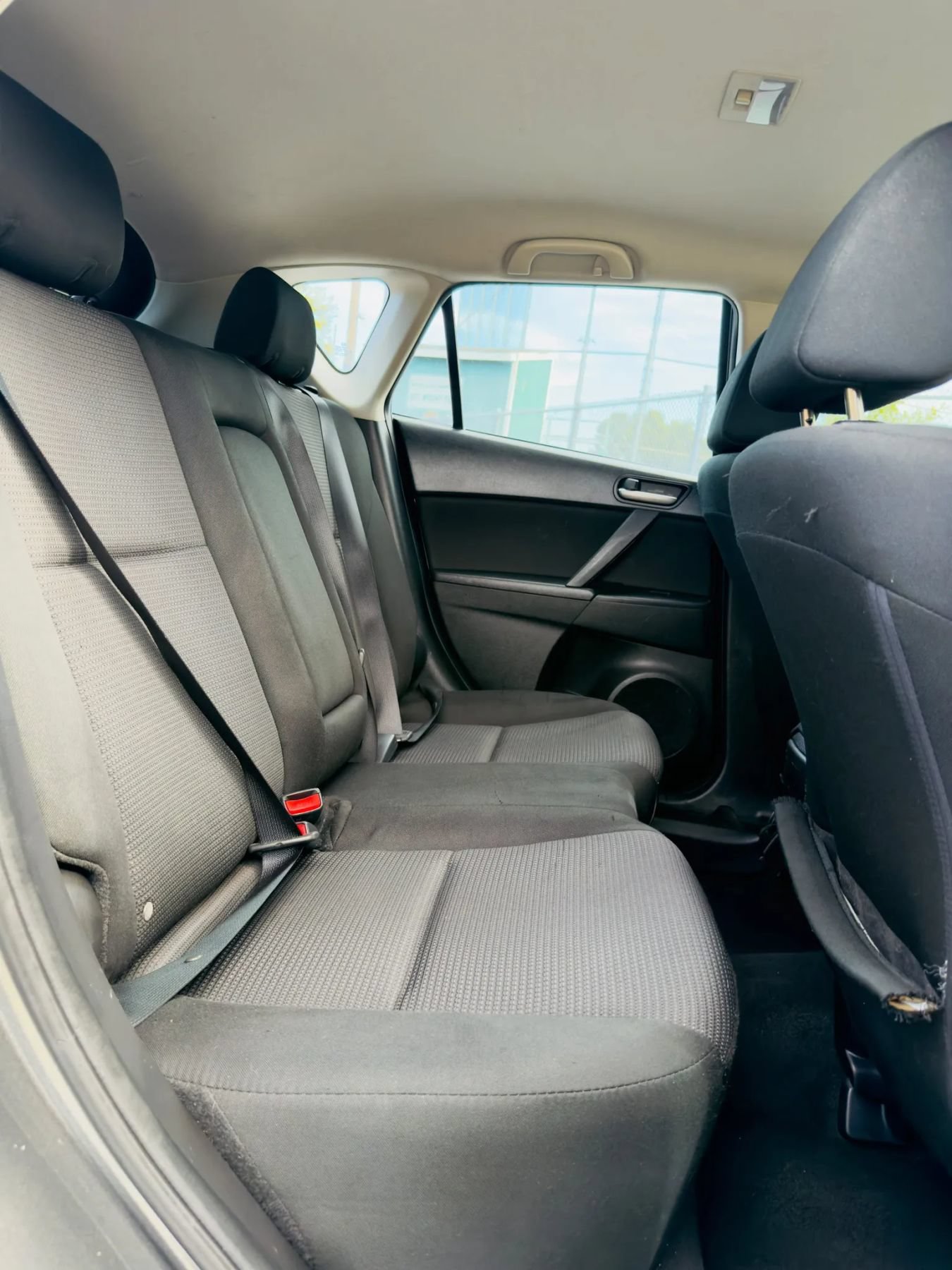 Used 2013 MAZDA MAZDA3 i Touring FWD image 12