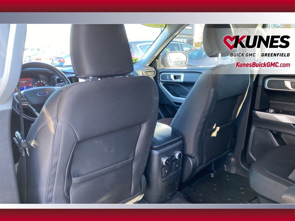 Used 2023 Ford Explorer XLT image 32