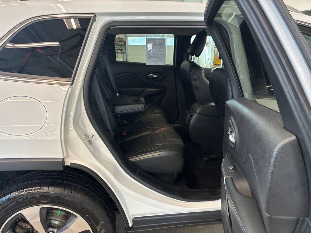 Used 2019 Jeep Cherokee Limited AWD/4WD image 20