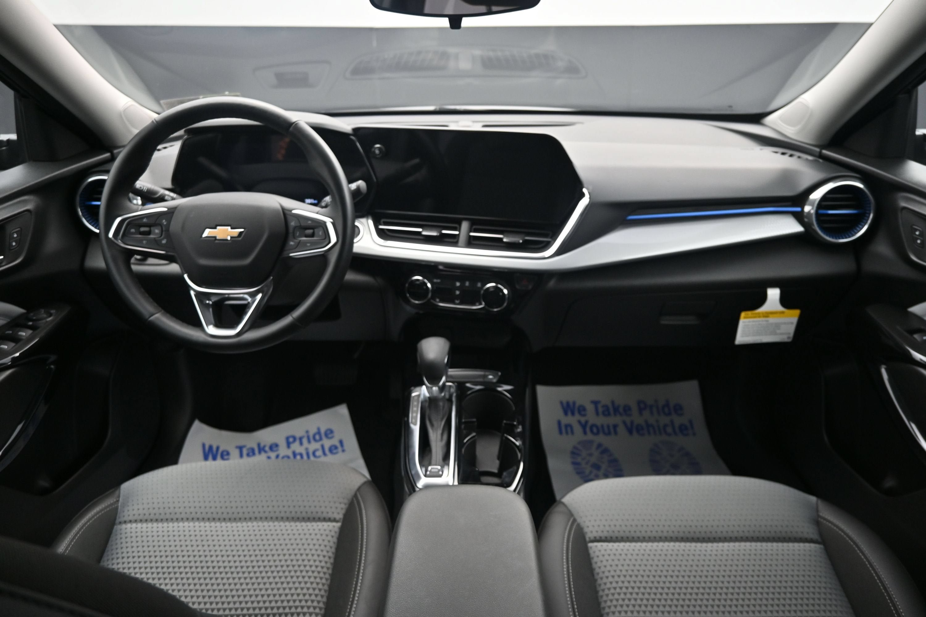 Used 2025 Chevrolet Trax LT w/ LT Convenience Package FWD image 20