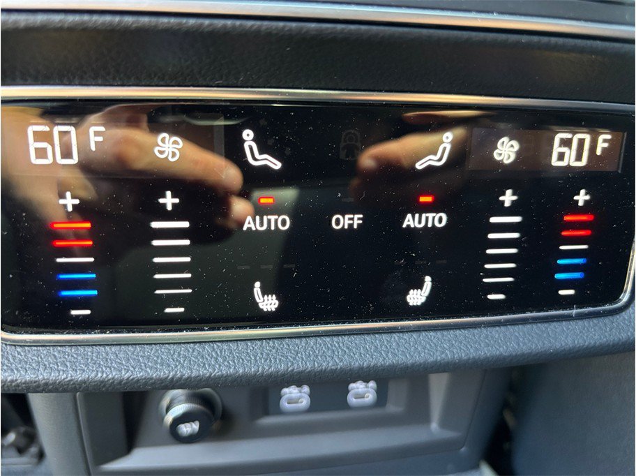 Used 2021 Audi RS Q8 w/ Black Optic Package AWD/4WD image 38
