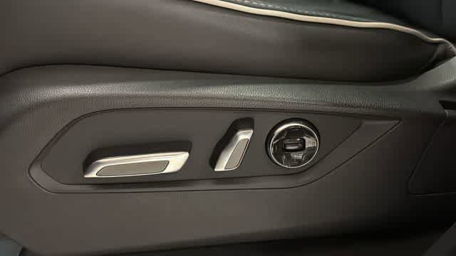 Used 2024 Acura MDX SH-AWD w/ Advance Package image 15