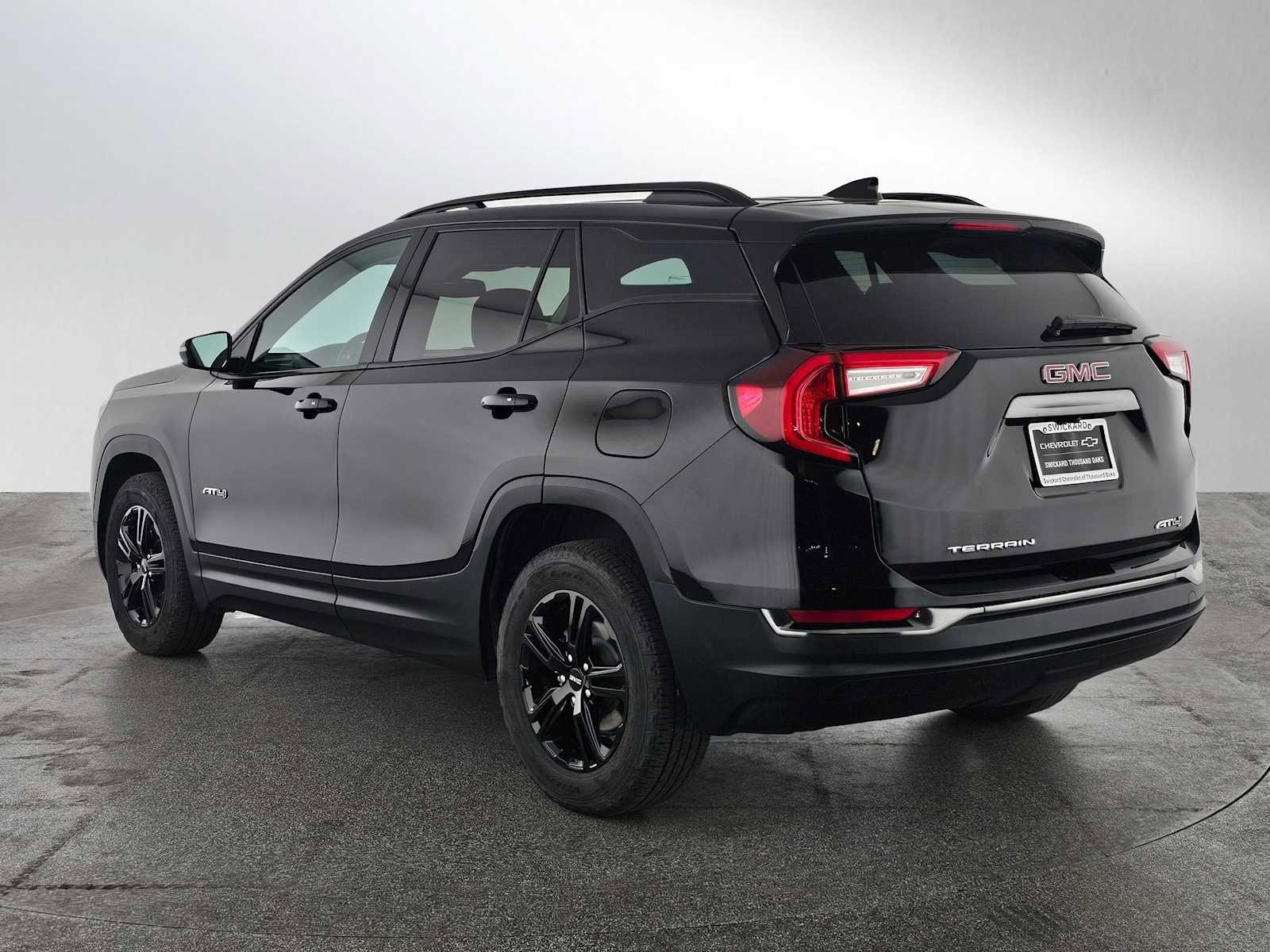 Used 2023 GMC Terrain AT4 image 5