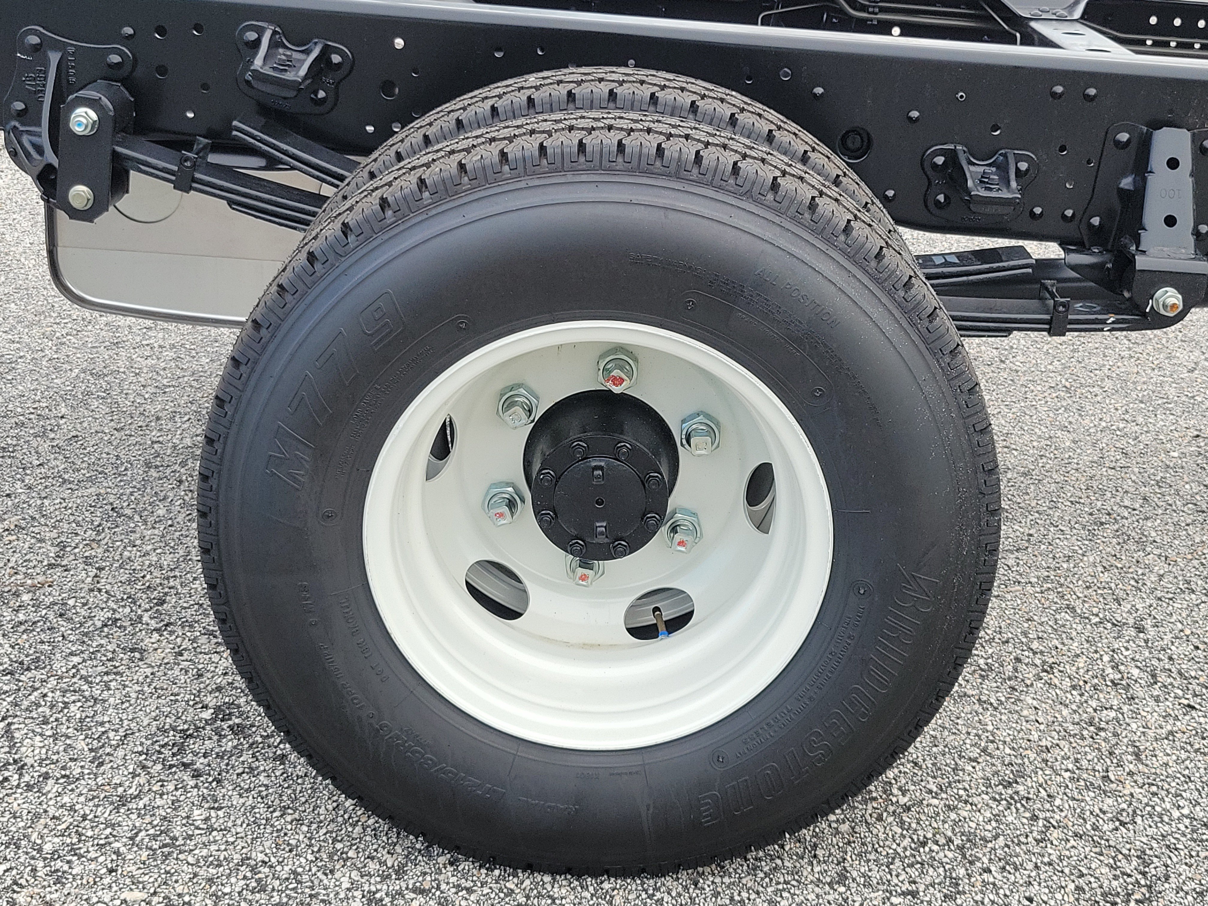 Used 2027 Isuzu NPR RWD image 5