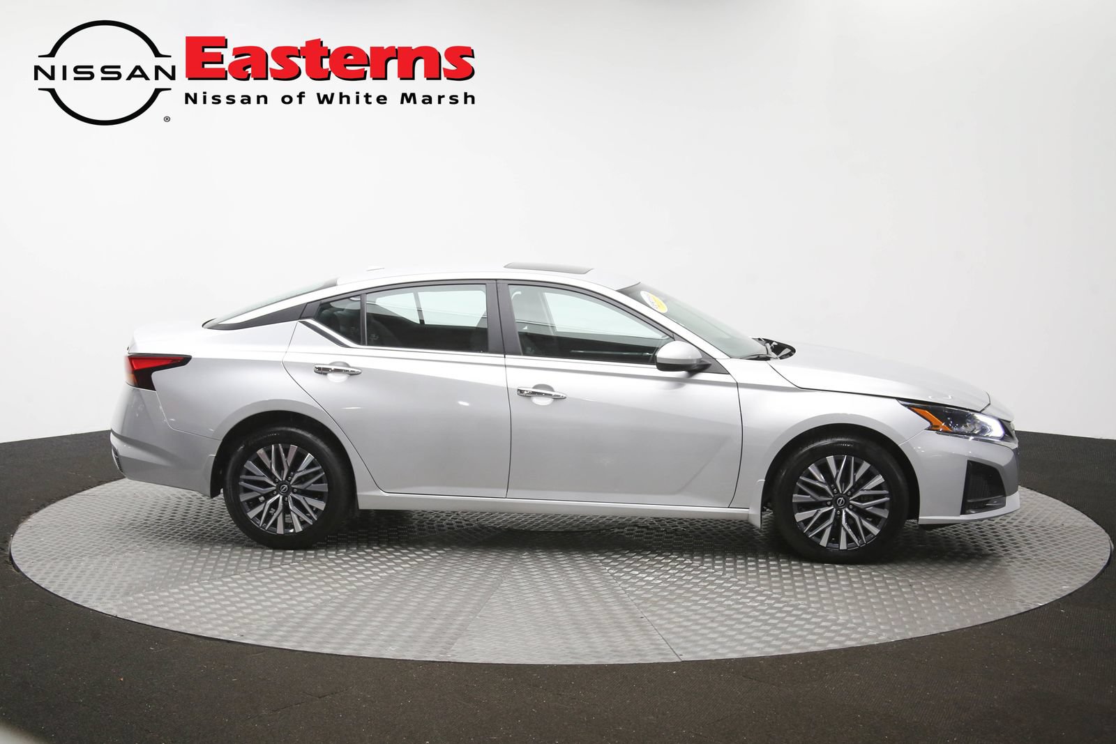 Used 2023 Nissan Altima 2.5 SV w/ SV Premium Package AWD/4WD image 45
