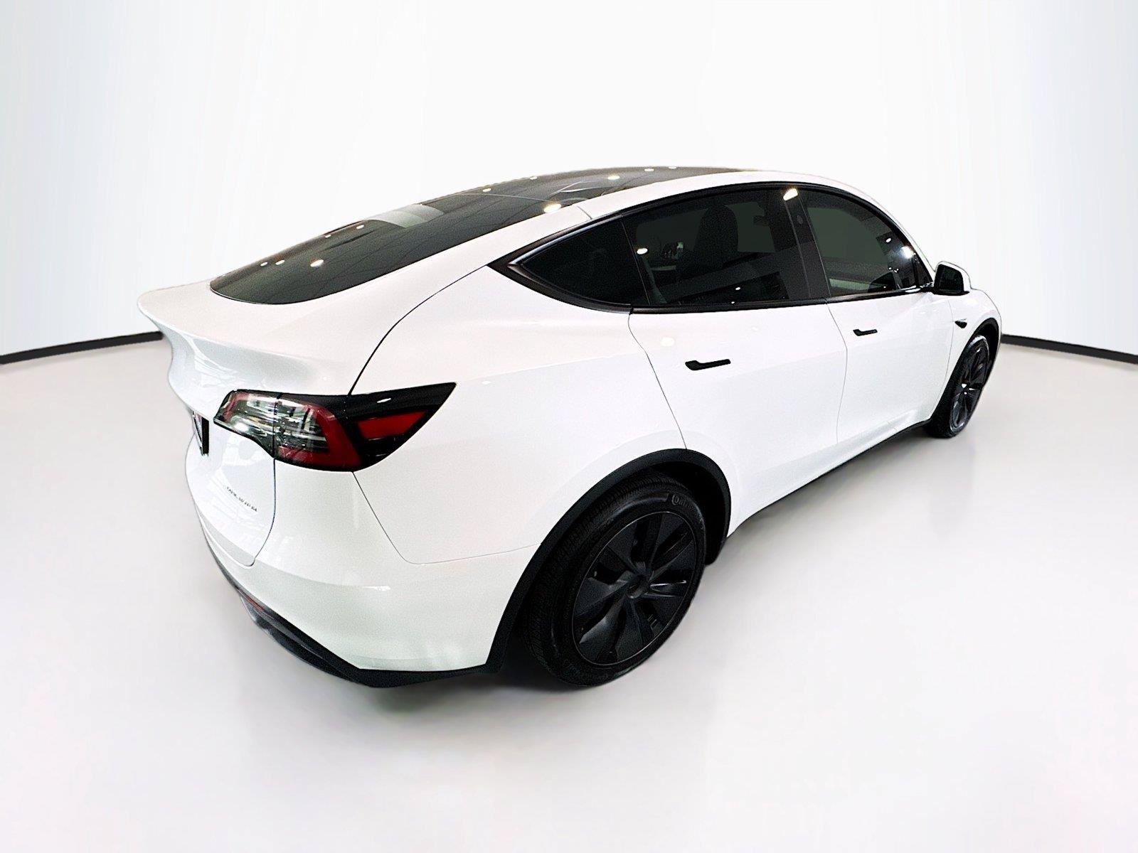 Used 2025 Tesla Model Y Long Range AWD/4WD image 39