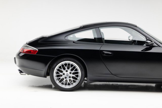 Used 2001 Porsche 911 Carrera image 25