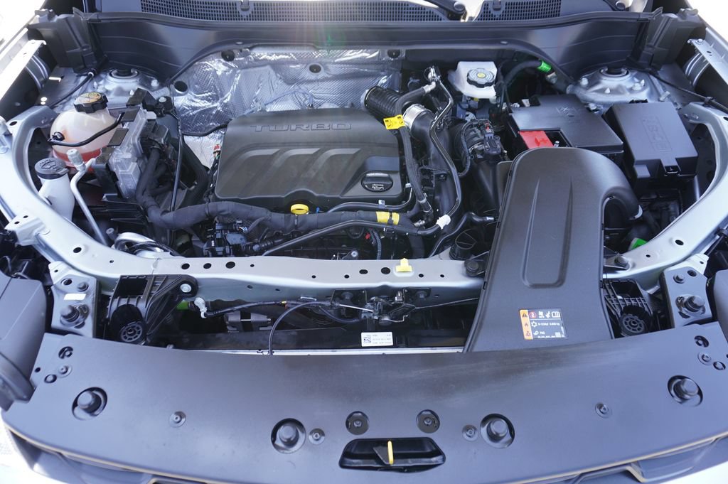 Used 2025 Chevrolet Trax LS FWD image 23