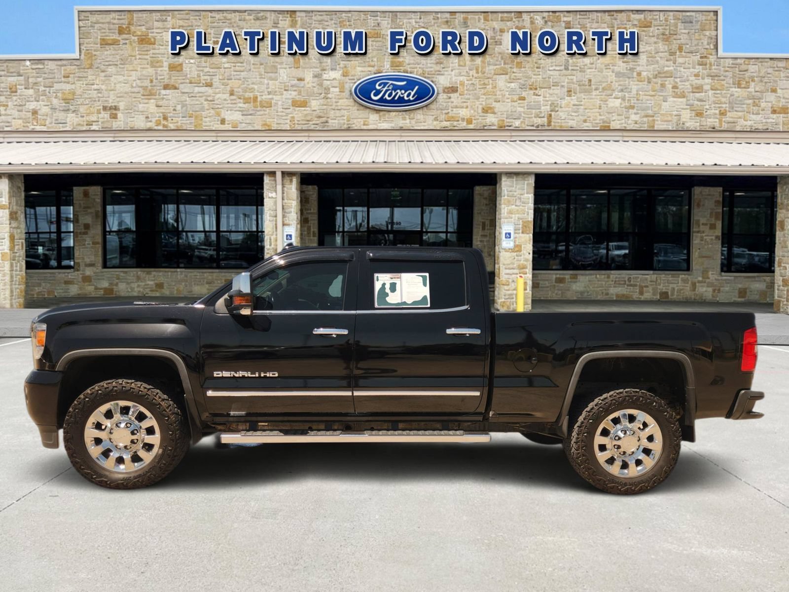 Used 2018 GMC Sierra 2500 Denali w/ Duramax Plus Package AWD/4WD video 3