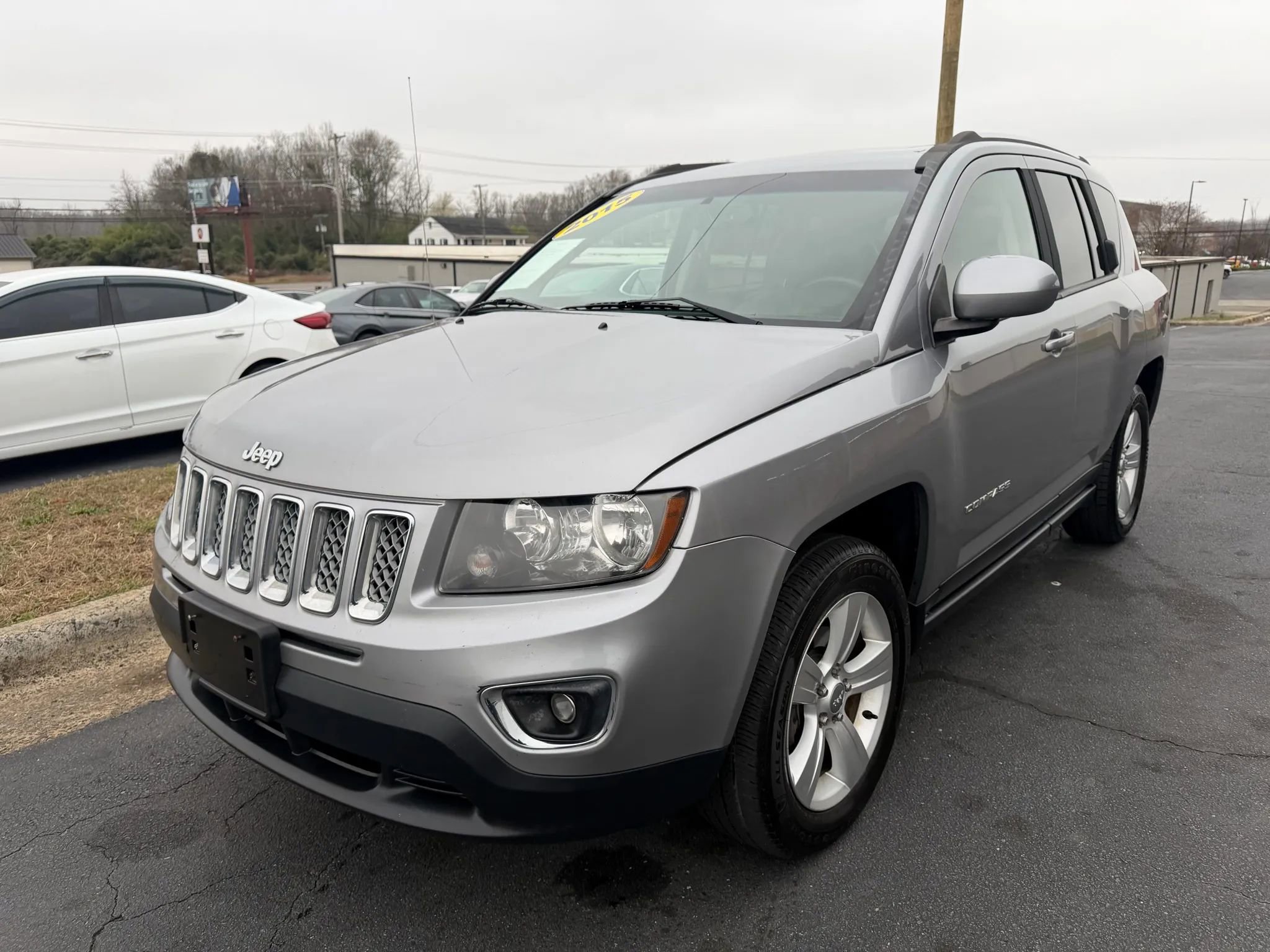 Used 2015 Jeep Compass High Altitude image 3