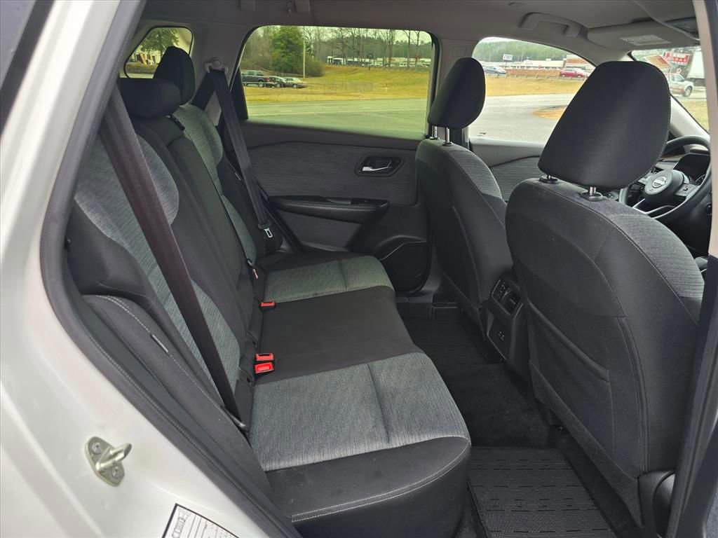 Used 2023 Nissan Rogue SV image 13
