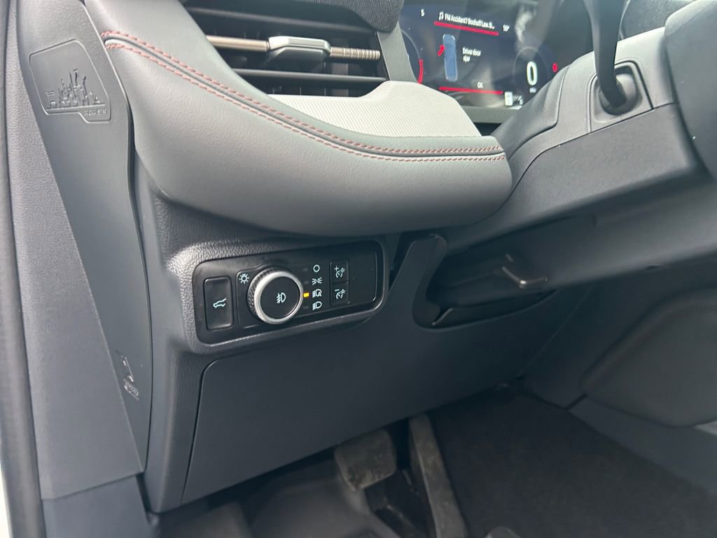 Used 2025 Ford Explorer Active w/ Active Comfort Package image 21