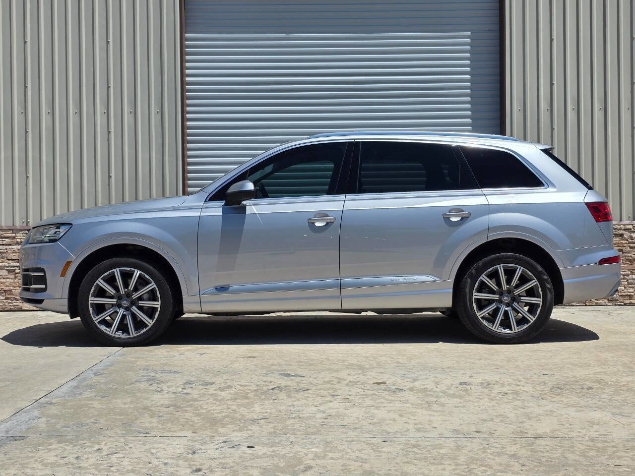 Used 2017 Audi Q7 3.0T Prestige AWD/4WD image 2