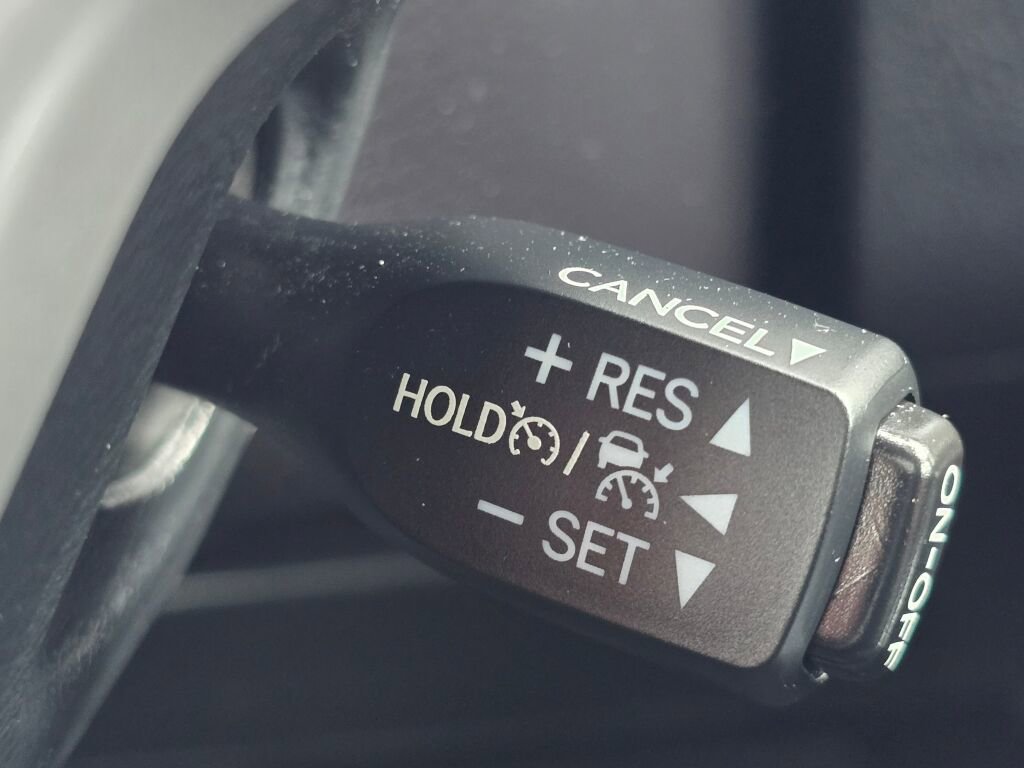 Used 2017 Toyota Highlander XLE AWD/4WD image 48