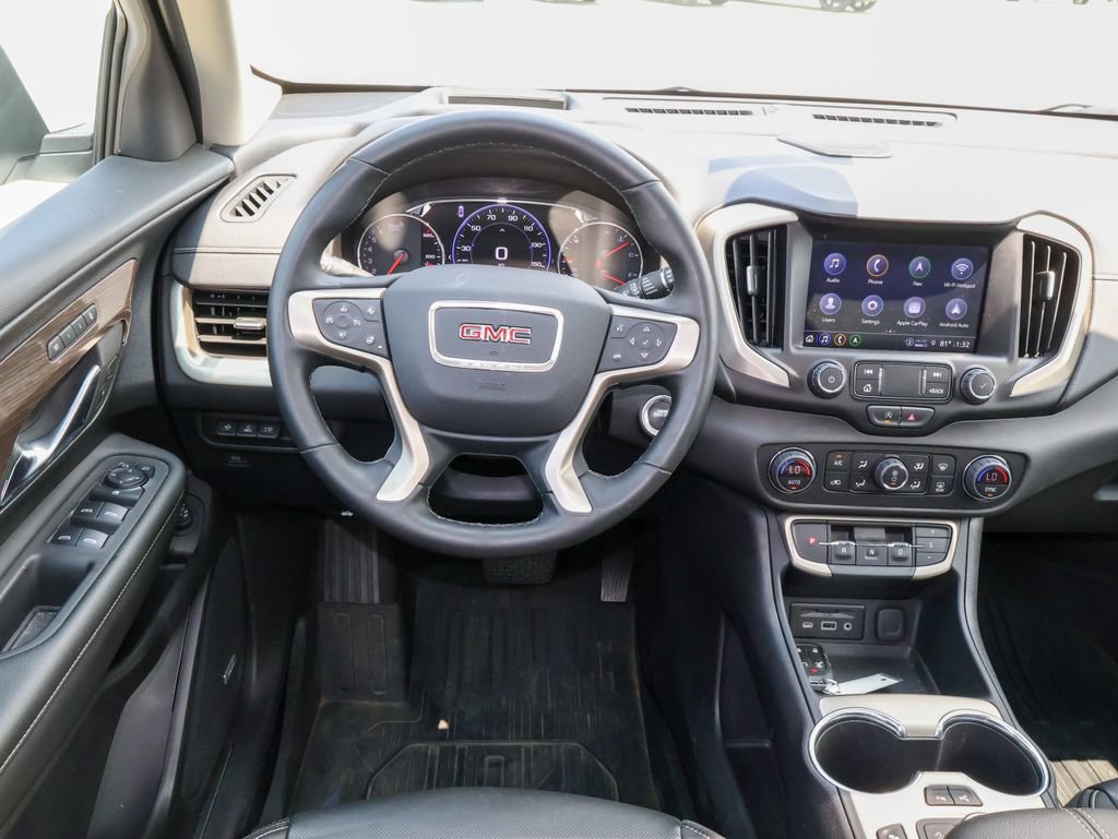 Used 2024 GMC Terrain Denali w/ Denali Premium Package AWD/4WD image 15