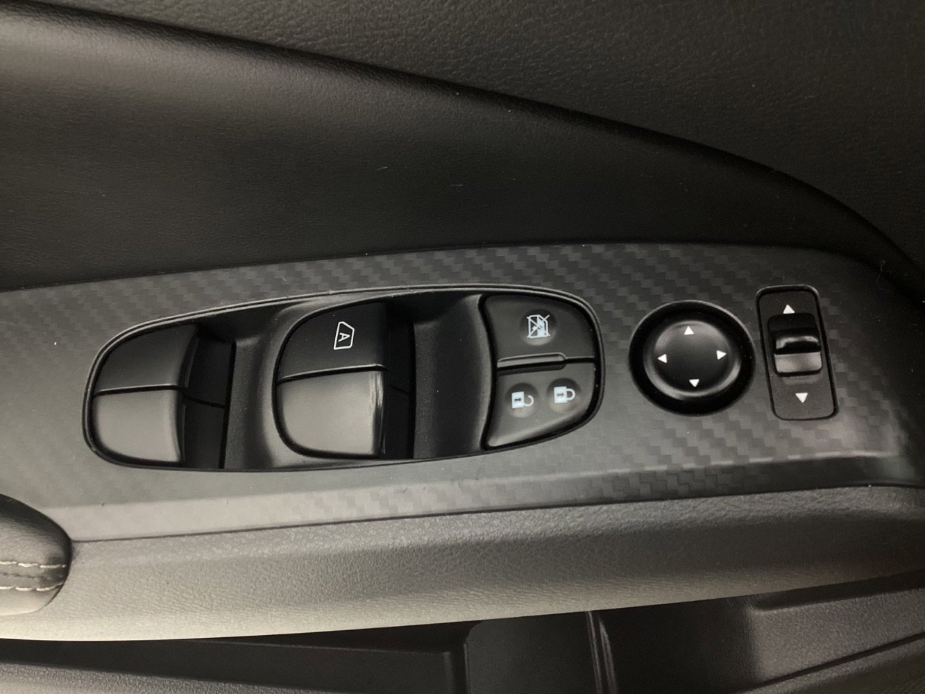 Used 2025 Nissan Altima 2.5 SV image 37