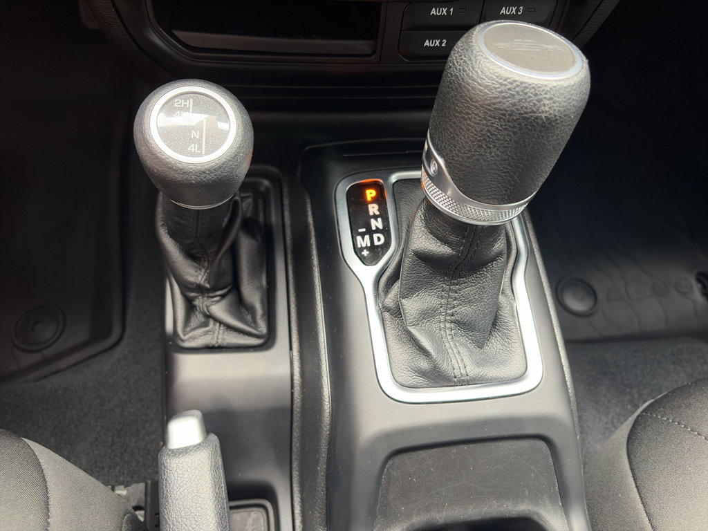 Used 2022 Jeep Gladiator Sport AWD/4WD image 21