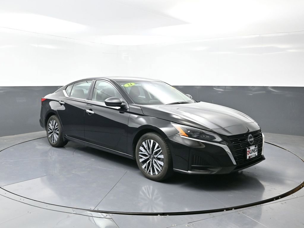 Used 2024 Nissan Altima 2.5 SV image 6