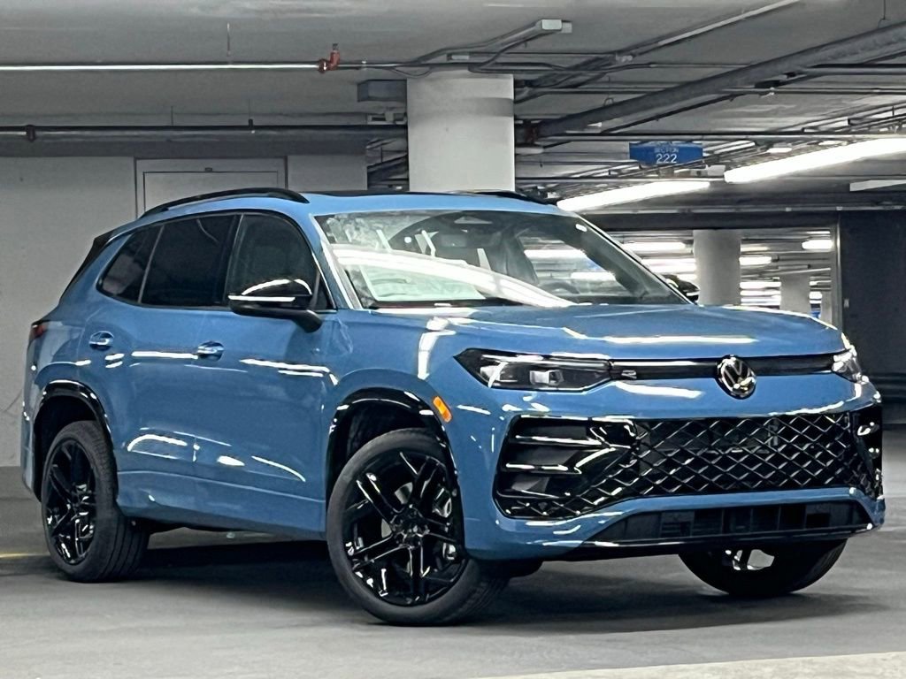 New 2026 Volkswagen Tiguan SE R-Line AWD/4WD image 2