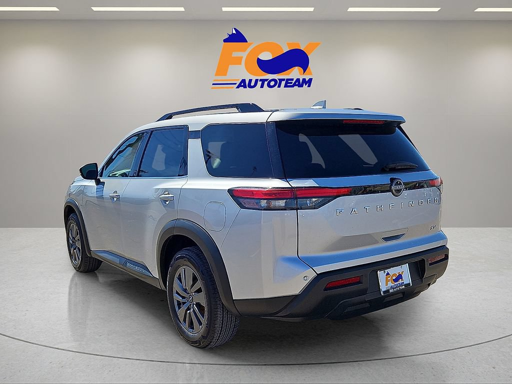 Used 2024 Nissan Pathfinder SV FWD image 3