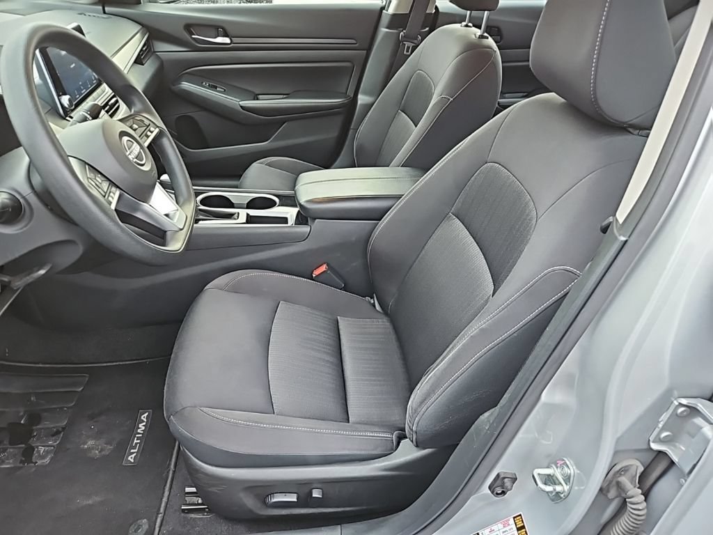 Used 2024 Nissan Altima 2.5 SV FWD image 19