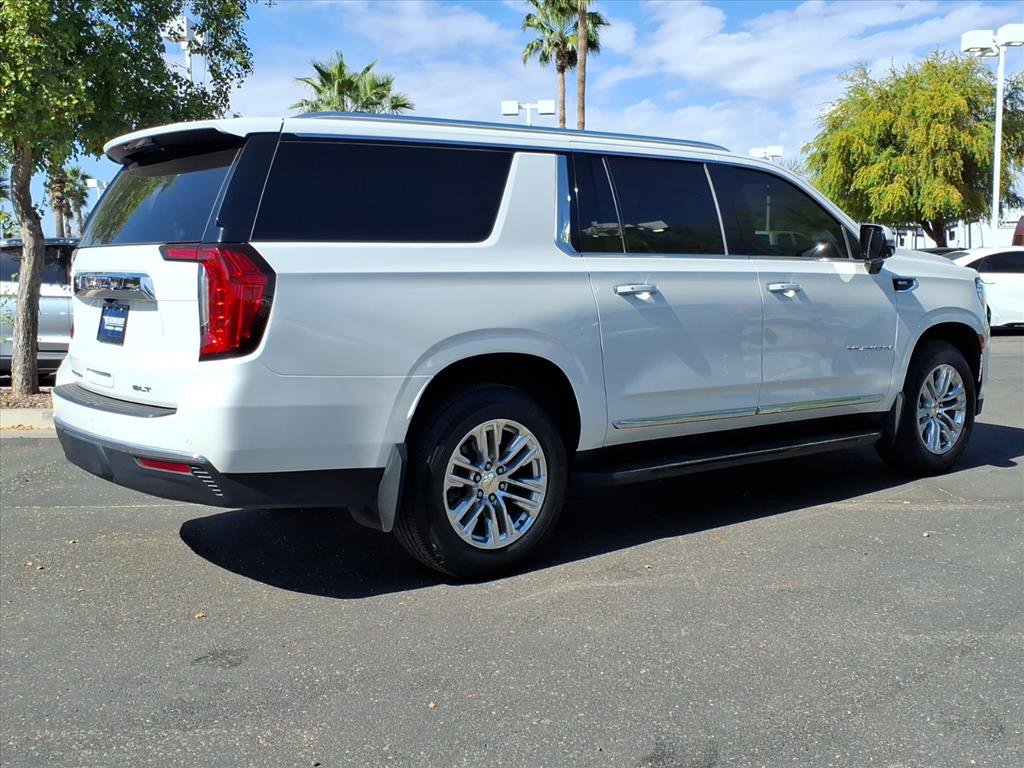 Used 2022 GMC Yukon XL SLT w/ SLT Premium Package image 5