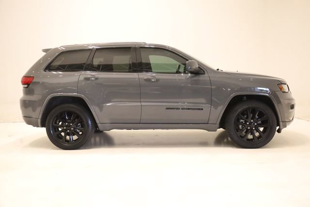 Used 2019 Jeep Grand Cherokee Altitude image 3