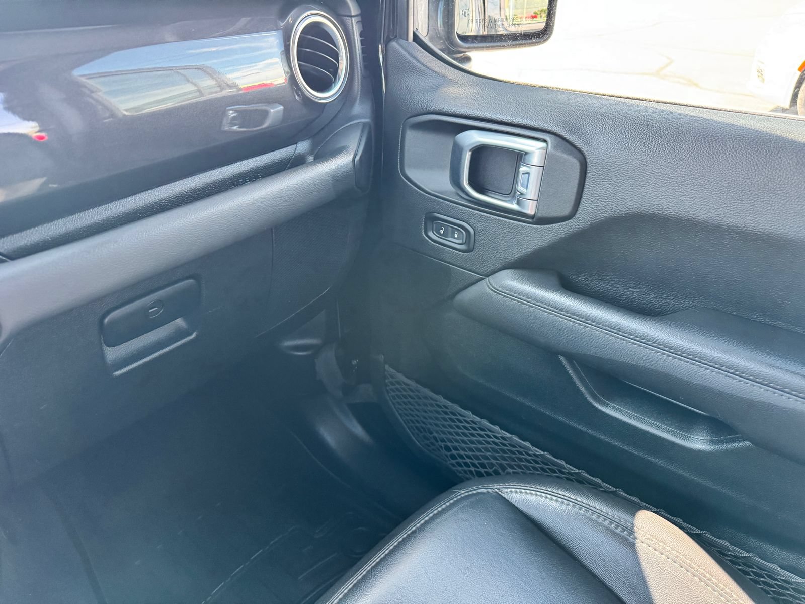 Used 2021 Jeep Wrangler Unlimited Sahara AWD/4WD image 23