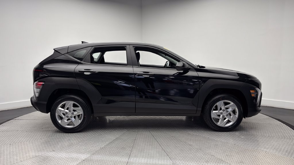 Used 2024 Hyundai Kona SE AWD/4WD image 40