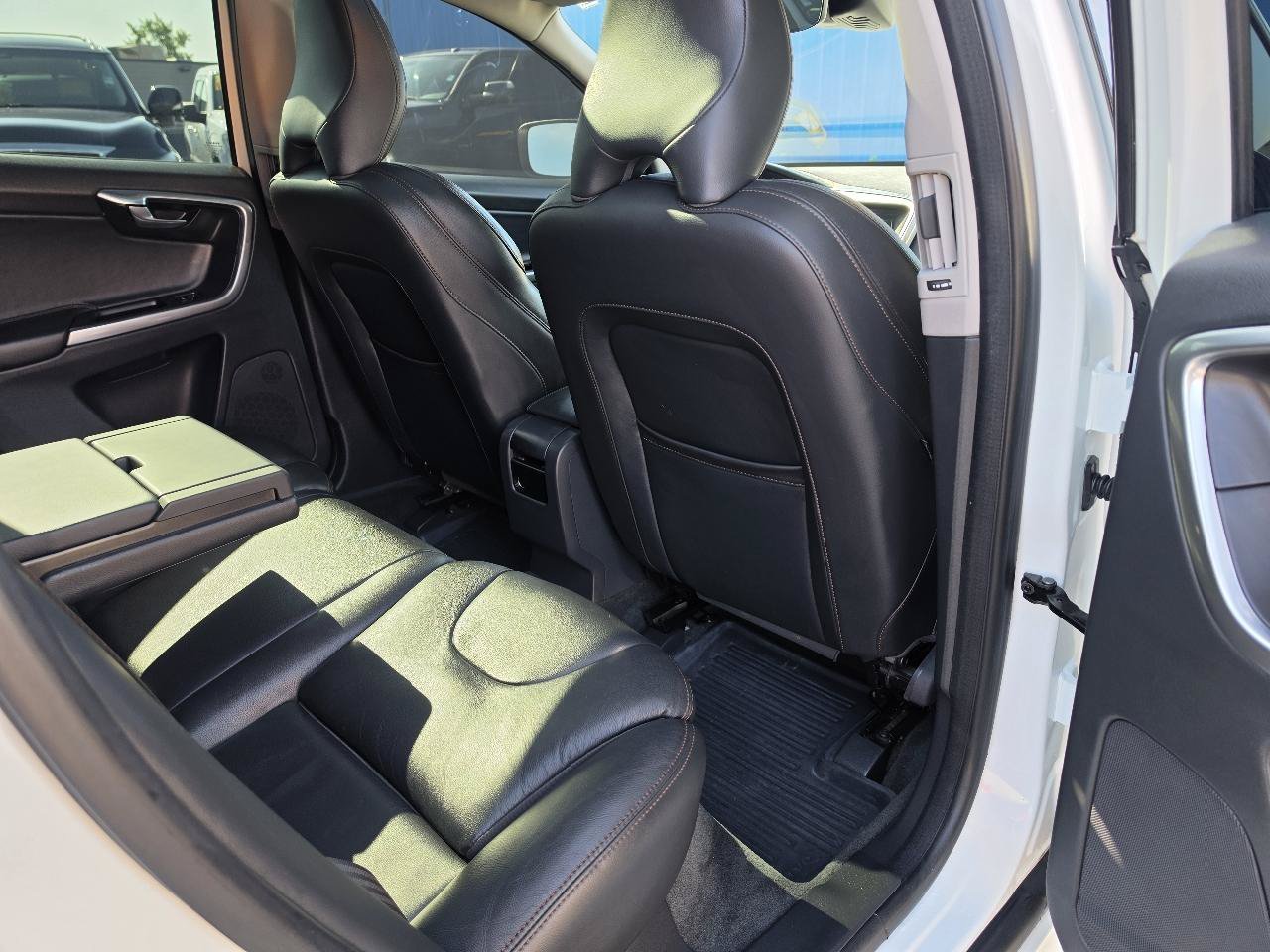 Used 2017 Volvo XC60 T6 Dynamic w/ Preferred Option Package AWD/4WD image 28