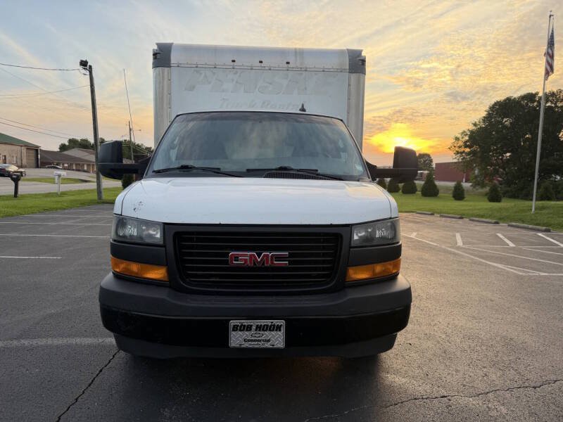 Used 2018 GMC Savana 3500 Extended w/ Driver Convenience Package RWD image 8