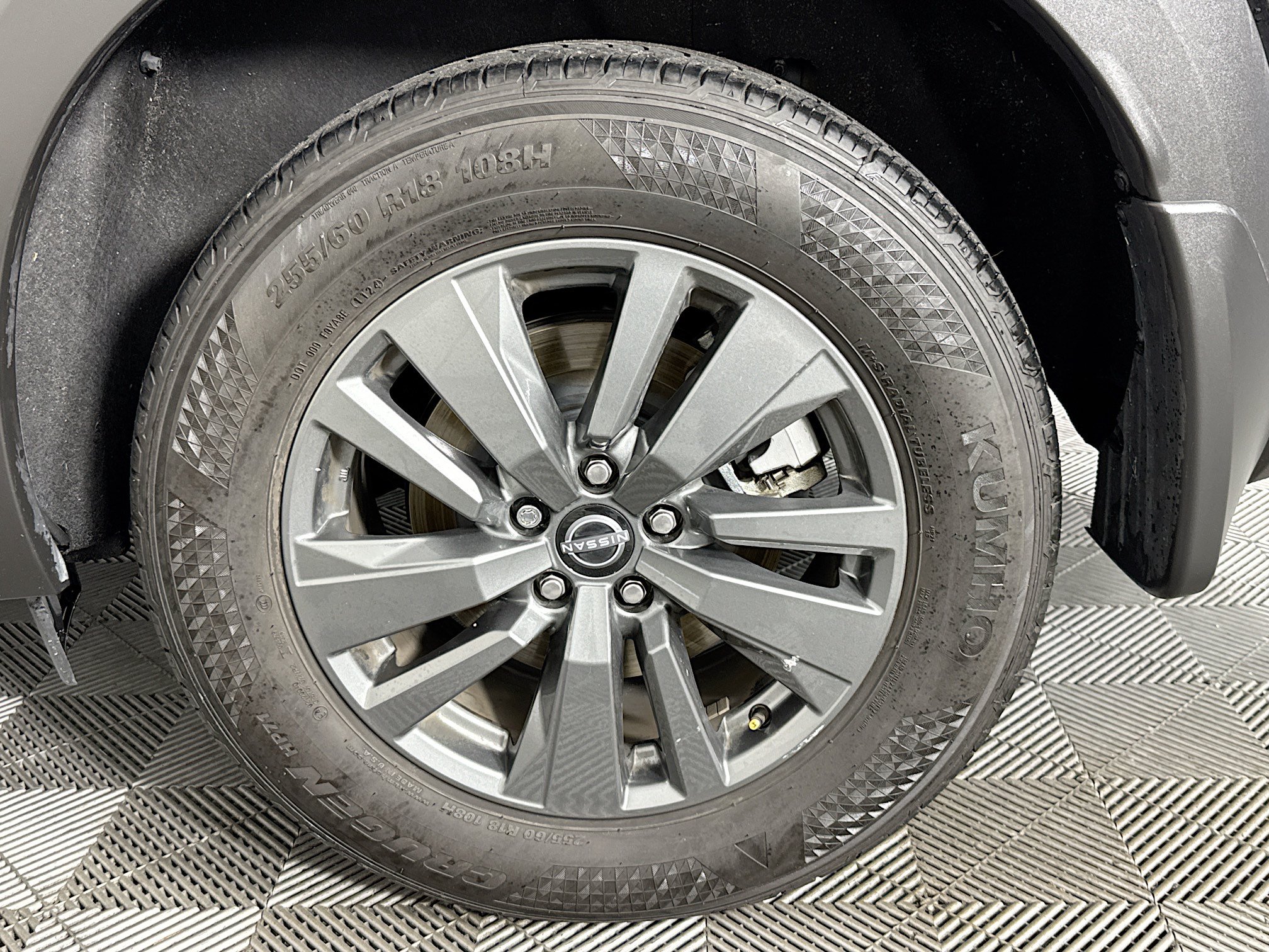 Used 2024 Nissan Pathfinder S FWD image 36