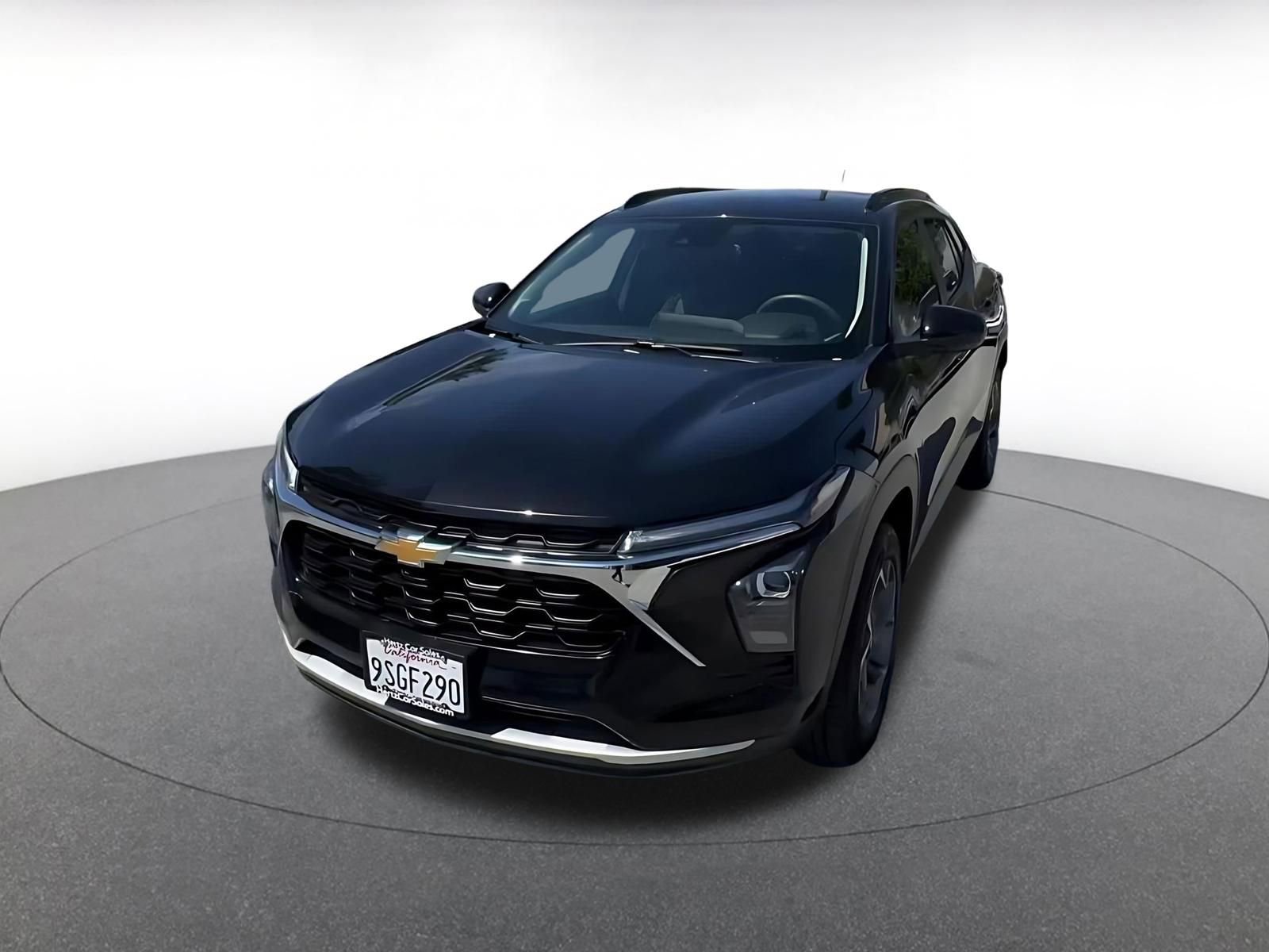 Used 2025 Chevrolet Trax LT FWD image 7