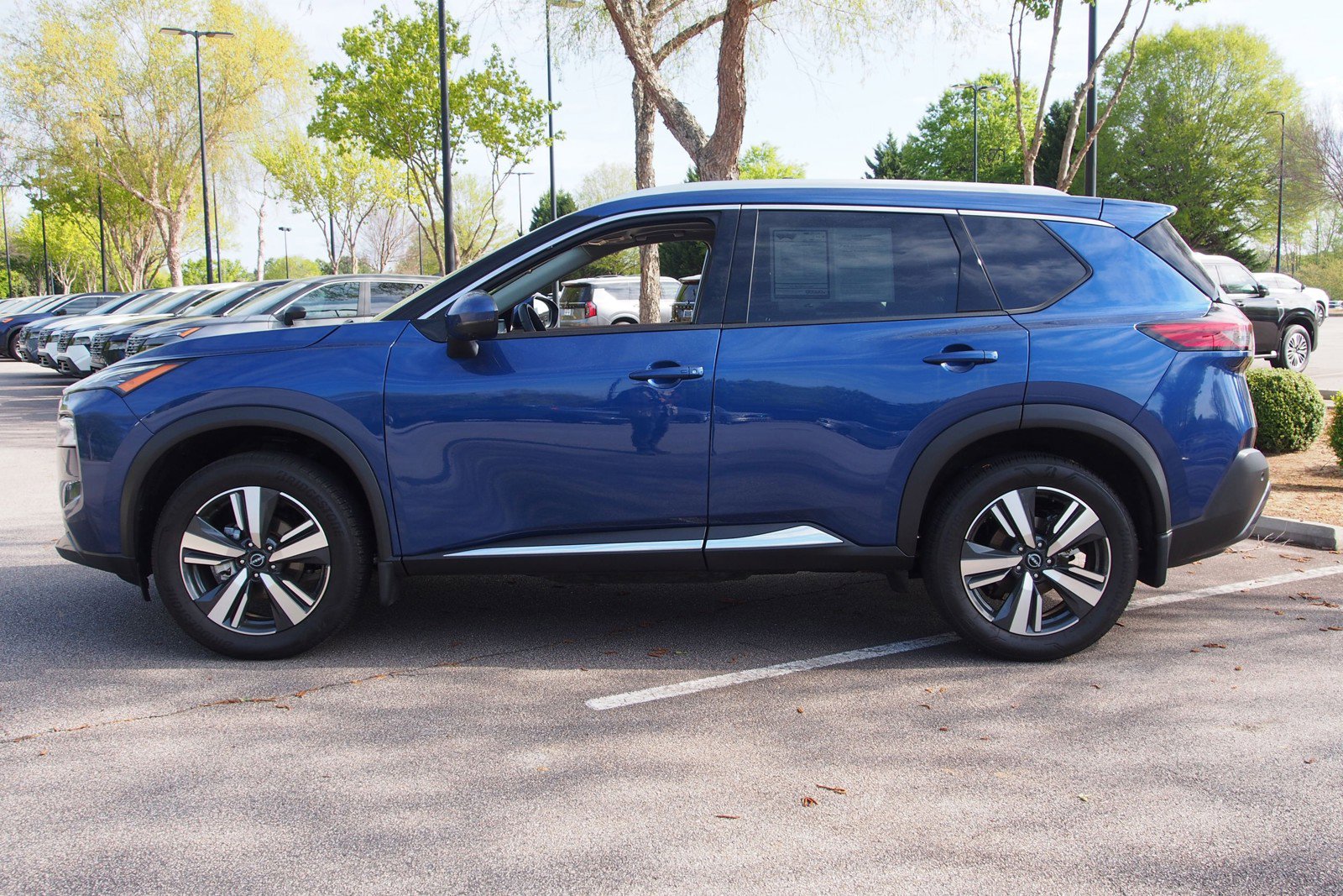 Used 2023 Nissan Rogue SL FWD image 4