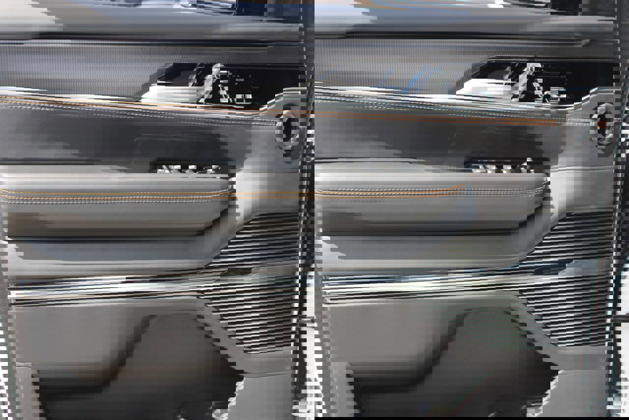 New 2025 Jeep Grand Wagoneer Series III w/ Rear Seat Video Group 1 image 10