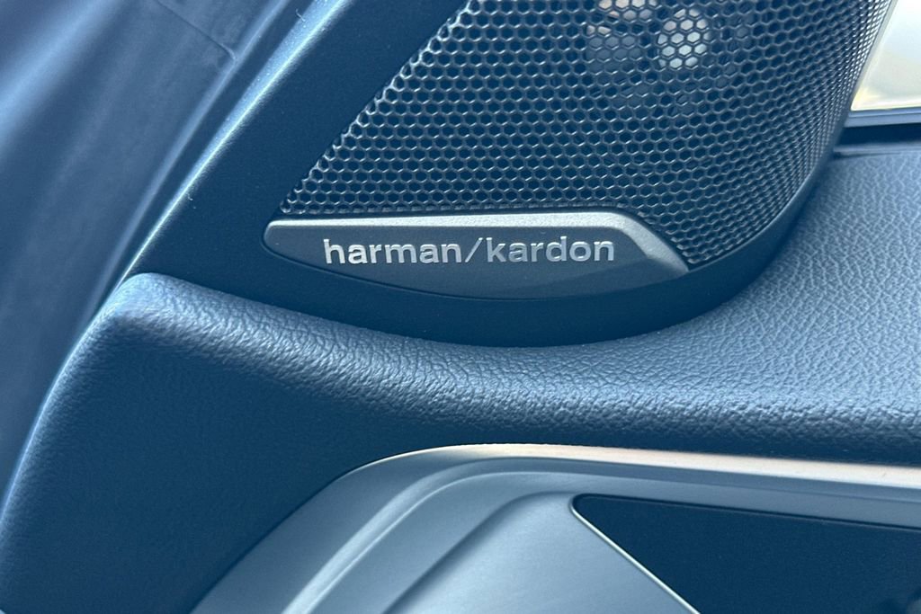 Used 2023 BMW M4 xDrive Competition w/ M Carbon Exterior Package AWD/4WD image 36