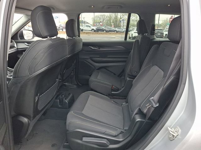Used 2023 Jeep Grand Cherokee L Laredo AWD/4WD image 10
