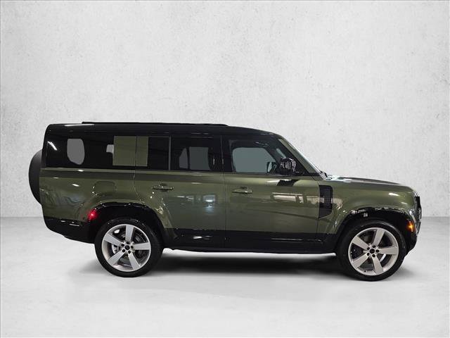 New 2026 Land Rover Defender 130 X-Dynamic SE AWD/4WD image 4