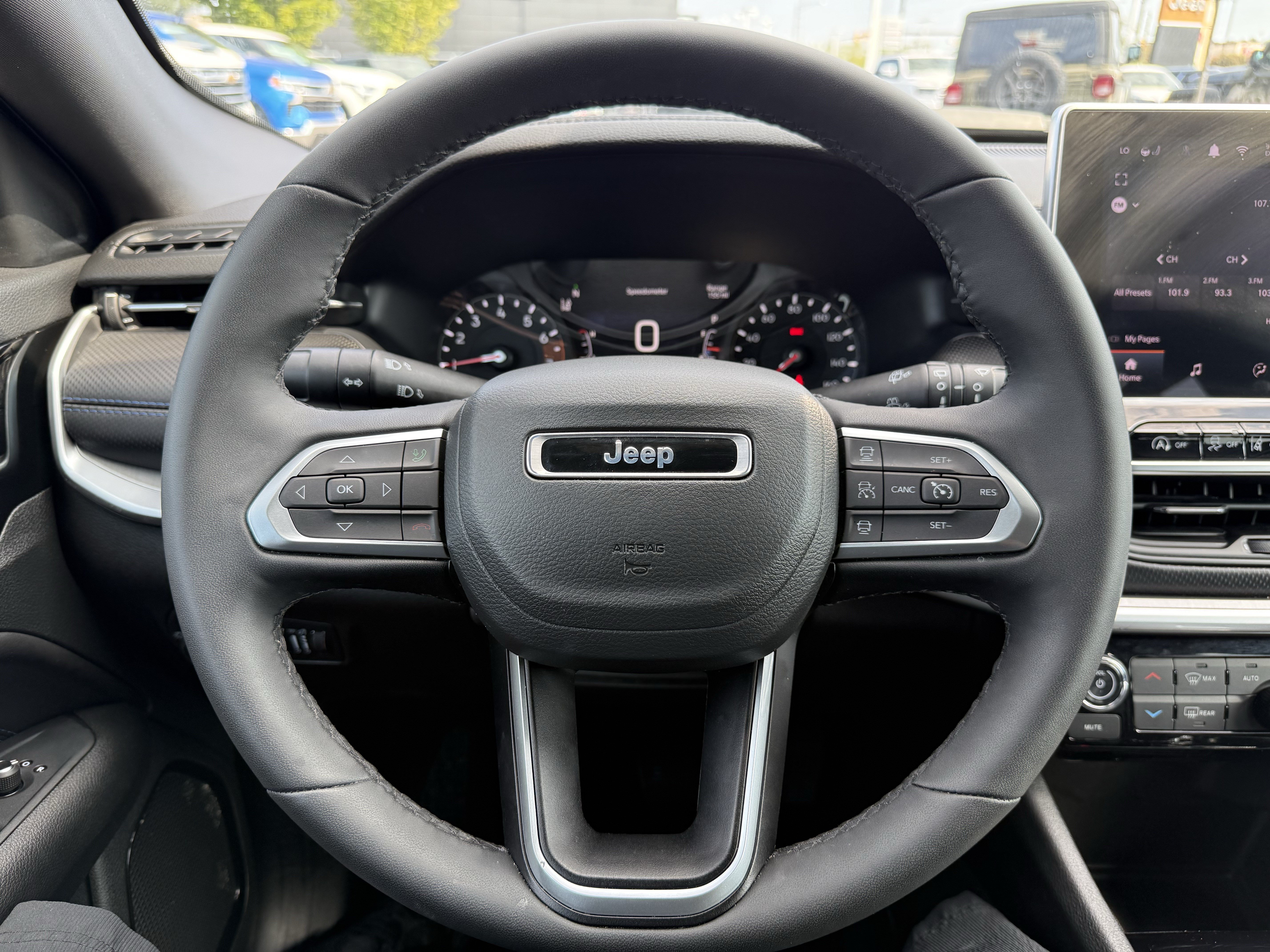 Used 2026 Jeep Compass Limited AWD/4WD image 17
