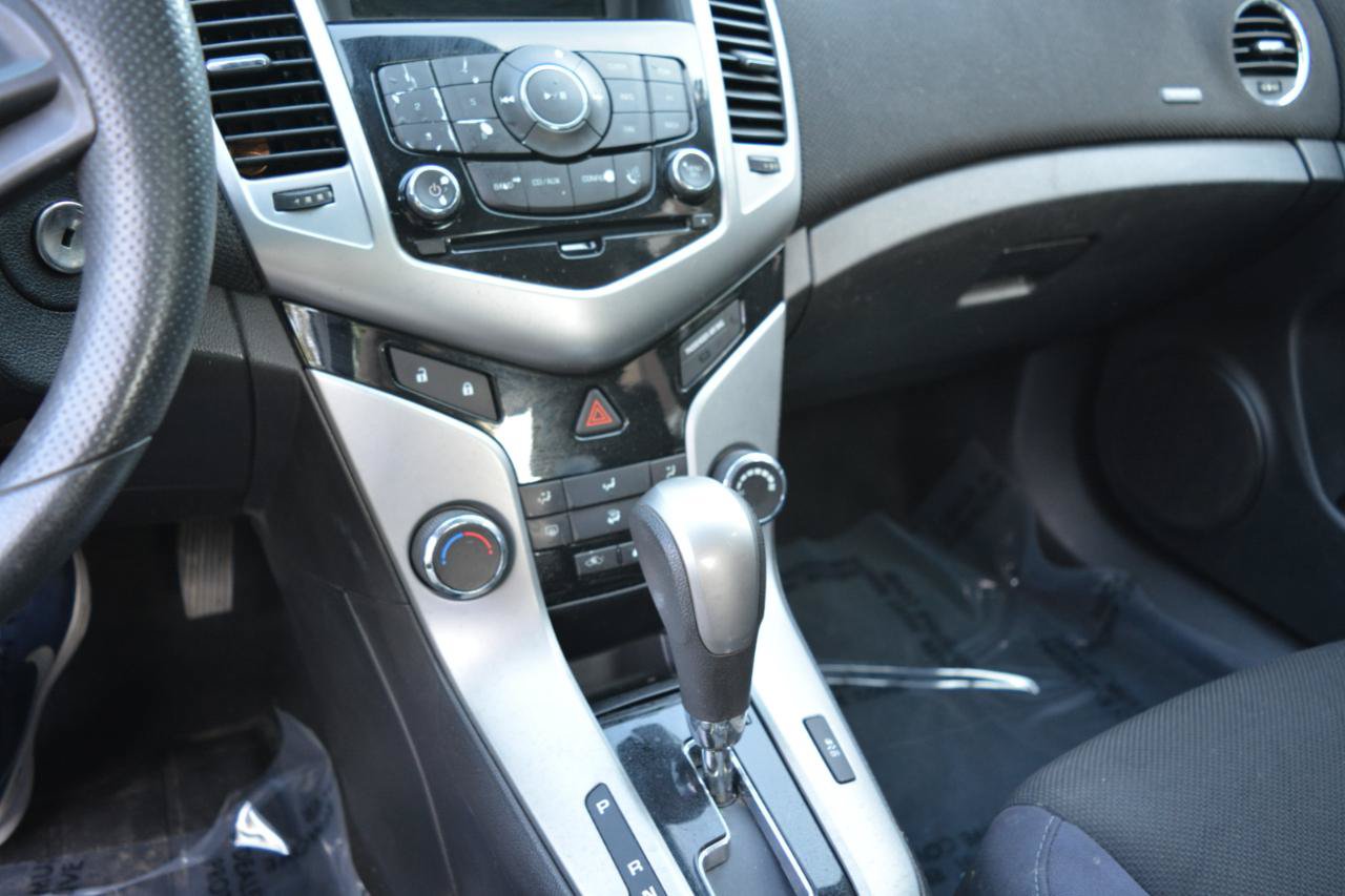 Used 2014 Chevrolet Cruze LT FWD image 21