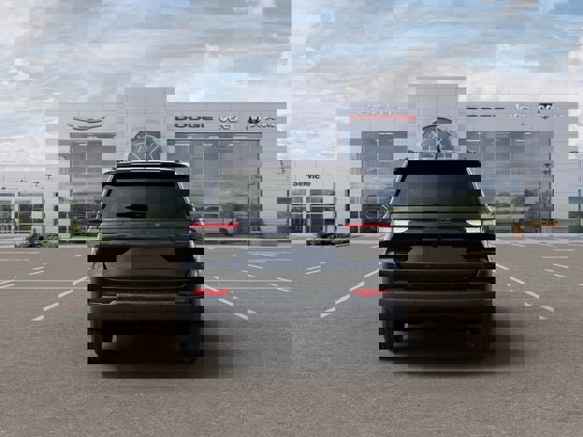 New 2025 Jeep Grand Cherokee Laredo image 7