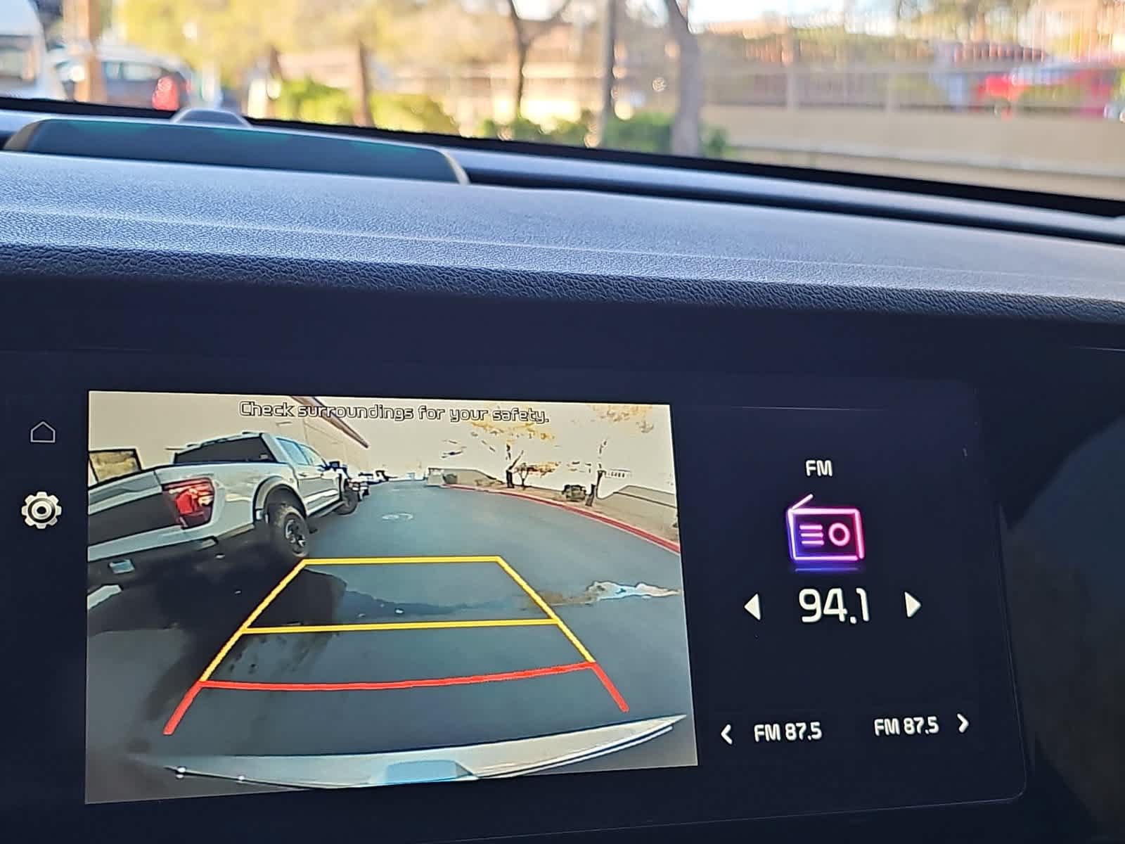 Used 2022 Kia Niro EX FWD image 26