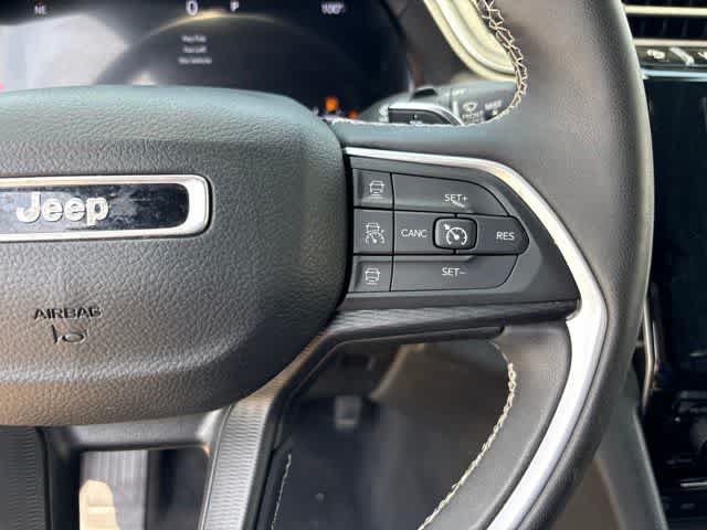 Used 2023 Jeep Grand Cherokee Altitude RWD image 13