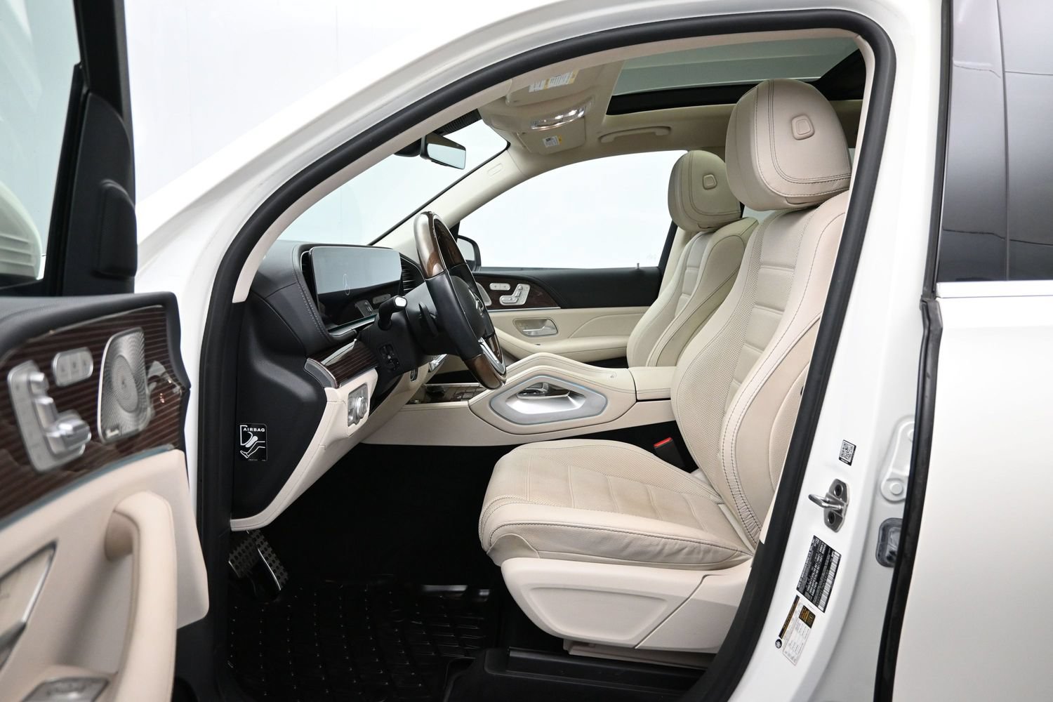 Used 2022 Mercedes-Benz GLS 450 4MATIC image 9