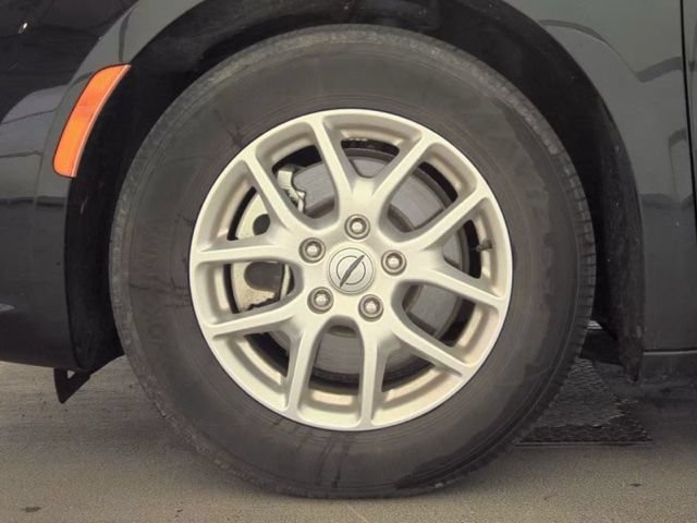 Used 2023 Chrysler Pacifica Touring-L FWD image 22